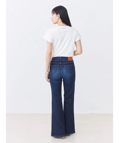 TONAL(トーナル)の「【SOMETHING】MORE FLEAR(デニムパンツ・レディース・インディゴブルー/ブラック・28inch/27inch)」の13枚目の写真