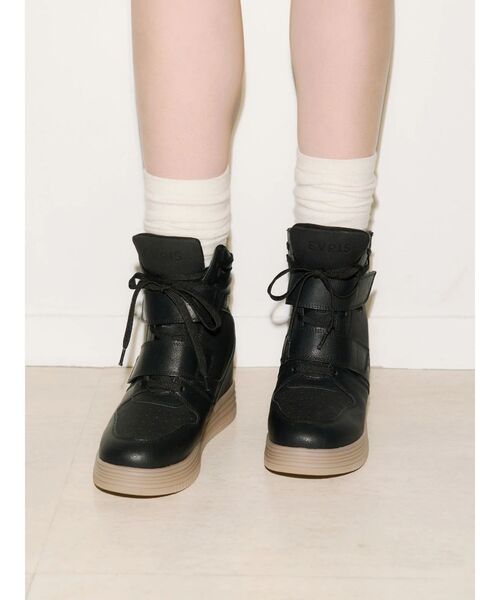 EVRIS(エヴリス)の「インソールボリュームスニーカー(スニーカー・レディース・ブラック/ネイビー/アイボリー・LARGE/MEDIUM/SMALL)」の8枚目の写真