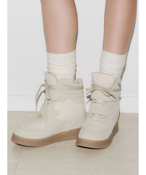 EVRIS(エヴリス)の「インソールボリュームスニーカー(スニーカー・レディース・ブラック/ネイビー/アイボリー・LARGE/MEDIUM/SMALL)」の14枚目の写真