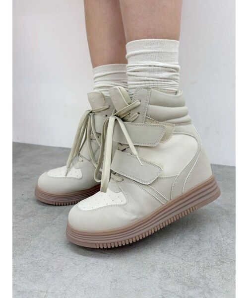 EVRIS(エヴリス)の「インソールボリュームスニーカー(スニーカー・レディース・ブラック/ネイビー/アイボリー・LARGE/MEDIUM/SMALL)」の20枚目の写真