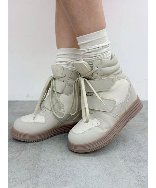 EVRIS(エヴリス)の「インソールボリュームスニーカー(スニーカー・レディース・ブラック/ネイビー/アイボリー・LARGE/MEDIUM/SMALL)」の21枚目の写真