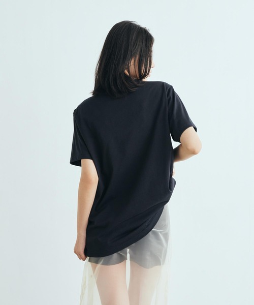 NIKE(ナイキ)の「ナイキ スポーツウェア クラシック ウィメンズ オーバーサイズド Tシャツ / Nike Sportswear Classic Women's Oversized T-Shirt IM6430-010 Black(Tシャツ/カットソー・レディース・ブラック・XL/M/S/L/XS)」の3枚目の写真