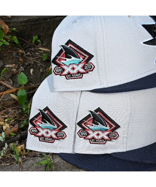 Lafayette（ラファイエット）の「ニューエラ【NEW ERA】- サンノゼ・シャークス キャップ HOMEGAME別注【San Jose Sharks 59FIFTY 20th Anniv. Bone/Dark Navy】（キャップ・メンズ・ホワイト×ネイビー・7 3/8/7/7 1/4/7 1/8）」の2枚目の写真