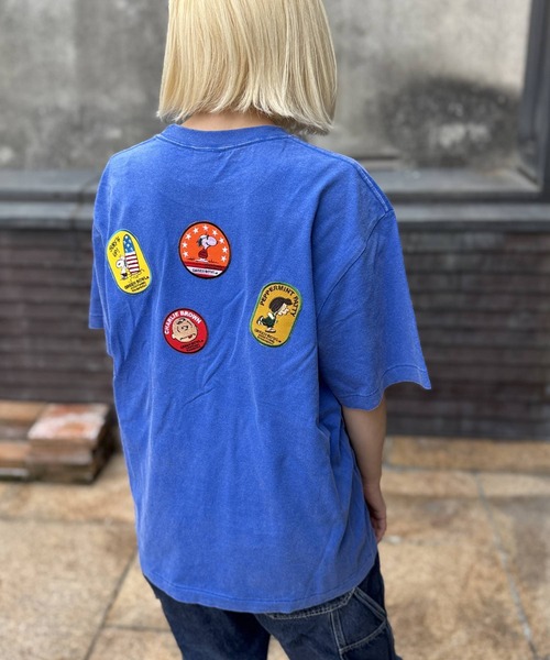 SNOOPY×OLD BETTY'S(スヌーピーカケルオールドベティーズ)の「スヌーピー【SNOOPY】Fade Wash T-Shirts(ワッペン)(Tシャツ/カットソー・レディース・ブルー/ネイビー・L/XL/M)」の2枚目の写真