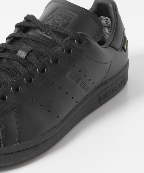 adidas(アディダス)の「adidas STAN SMITH GTX(スニーカー・メンズ・ブラック・30/29/28.5/28/27.5/27/26.5/26)」の2枚目の写真