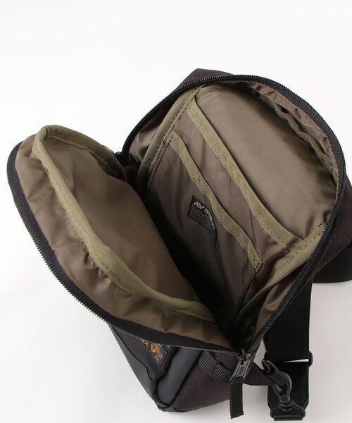 AVIREX（アヴィレックス）の「REGLESS ONE SHOULDER BAG / ワンショルダーバッグ / AVIREX / アヴィレックス（ショルダーバッグ・メンズ・ブラック/オリーブ・FREE）」の18枚目の写真