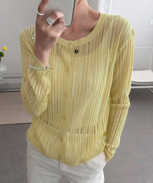 DAY CLOSET（デイ クローゼット）の「【上品見えする繊細ダメージ加工/2WAYボタン】軽く羽織れる。長袖 透かし編み サマー リブ ニット シアーカーディガン レディース/冷房対策（カーディガン/ボレロ・レディース・グレー/アイボリー/ベージュ/ライトブルー/ライム/ブラック・FREE）」の5枚目の写真