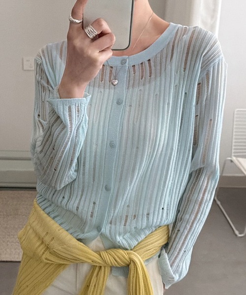 DAY CLOSET（デイ クローゼット）の「【上品見えする繊細ダメージ加工/2WAYボタン】軽く羽織れる。長袖 透かし編み サマー リブ ニット シアーカーディガン レディース/冷房対策（カーディガン/ボレロ・レディース・グレー/アイボリー/ベージュ/ライトブルー/ライム/ブラック・FREE）」の6枚目の写真