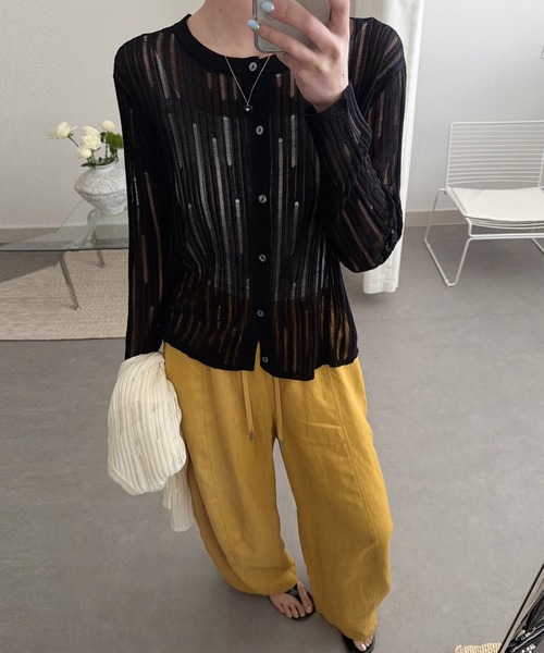 DAY CLOSET（デイ クローゼット）の「【上品見えする繊細ダメージ加工/2WAYボタン】軽く羽織れる。長袖 透かし編み サマー リブ ニット シアーカーディガン レディース/冷房対策（カーディガン/ボレロ・レディース・グレー/アイボリー/ベージュ/ライトブルー/ライム/ブラック・FREE）」の10枚目の写真