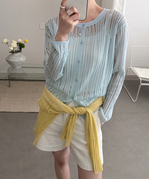 DAY CLOSET（デイ クローゼット）の「【上品見えする繊細ダメージ加工/2WAYボタン】軽く羽織れる。長袖 透かし編み サマー リブ ニット シアーカーディガン レディース/冷房対策（カーディガン/ボレロ・レディース・グレー/アイボリー/ベージュ/ライトブルー/ライム/ブラック・FREE）」の13枚目の写真