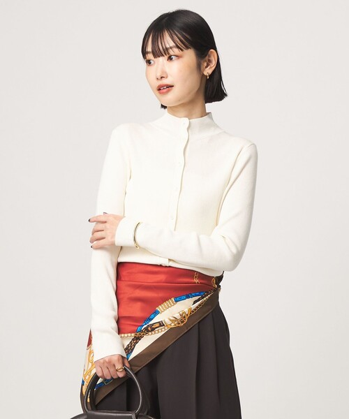 green label relaxing(グリーンレーベルリラクシング)の「<1_OF MINE>2WAYネック ニット カーディガン マシンウォッシャブル(カーディガン/ボレロ・レディース・オリーブ/ブラック/ホワイト・FREE)」の2枚目の写真