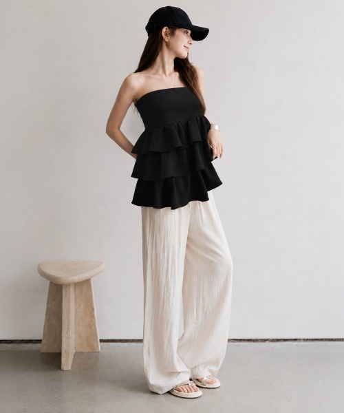 by LEGNA(バイレグナ)の「フリルビスチェ(チューブトップ・レディース・アイボリー/ブラック・MEDIUM/LARGE/SMALL)」の9枚目の写真
