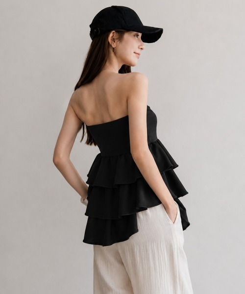 by LEGNA(バイレグナ)の「フリルビスチェ(チューブトップ・レディース・アイボリー/ブラック・MEDIUM/LARGE/SMALL)」の13枚目の写真