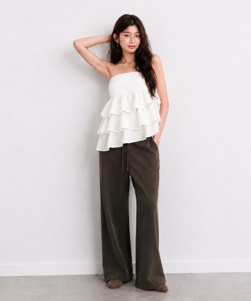 by LEGNA(バイレグナ)の「フリルビスチェ(チューブトップ・レディース・アイボリー/ブラック・MEDIUM/LARGE/SMALL)」の21枚目の写真
