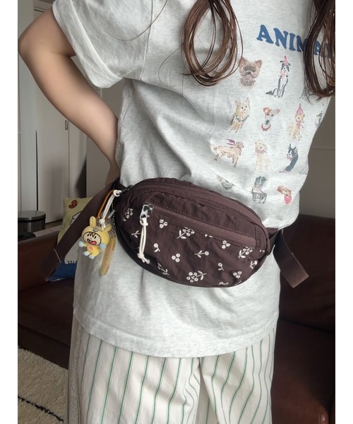 Samansa Mos2(サマンサ モスモス)の「《ZOZO限定》花刺繍/ロゴ付ウエストポーチ(ボディバッグ/ウエストポーチ・レディース・ベージュ/ブラック/ボルドー/ブラウン・F)」の13枚目の写真