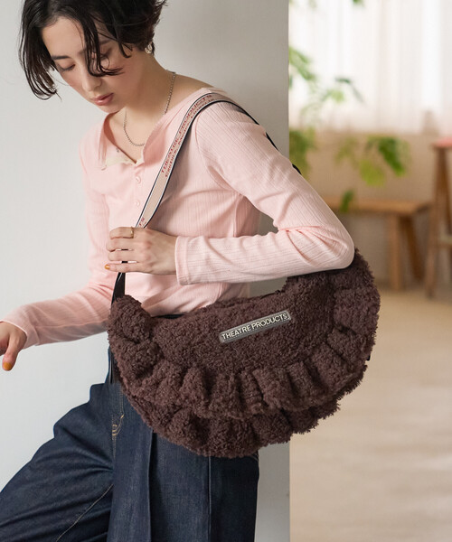 FREAK'S STORE(フリークスストア)の「THEATRE PRODUCTS × FREAK'S STORE/シアタープロダクツ 別注 カールファー ショルダーバッグ(ショルダーバッグ・レディース・ブラウン/ベージュ/チャコールグレー・ONE SIZE)」の20枚目の写真