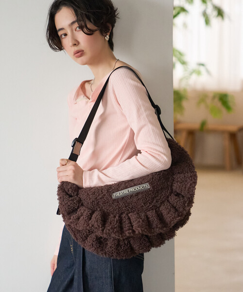 FREAK'S STORE(フリークスストア)の「THEATRE PRODUCTS × FREAK'S STORE/シアタープロダクツ 別注 カールファー ショルダーバッグ(ショルダーバッグ・レディース・ブラウン/ベージュ/チャコールグレー・ONE SIZE)」の21枚目の写真