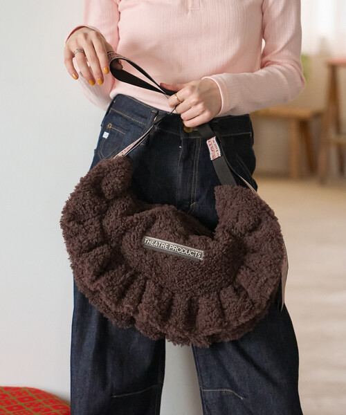 FREAK'S STORE(フリークスストア)の「THEATRE PRODUCTS × FREAK'S STORE/シアタープロダクツ 別注 カールファー ショルダーバッグ(ショルダーバッグ・レディース・ブラウン/ベージュ/チャコールグレー・ONE SIZE)」の22枚目の写真