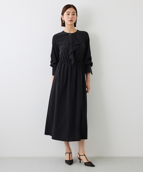 ROPE'(ロペ)の「トリアセテートドレープフリルワンピース/防シワ・イージーケア(ワンピース・レディース・ブラック/ダークブラウン・38/36)」の21枚目の写真