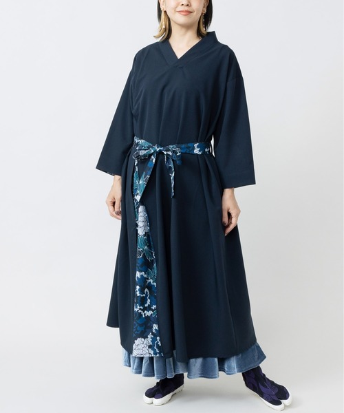 倭物やカヤ(ワモノヤカヤ)の「【倭物やカヤ】波裾インナーノースリーブワンピース(ワンピース・レディース・スミクロ/ホワイト/ライトブルー・FREE)」の6枚目の写真
