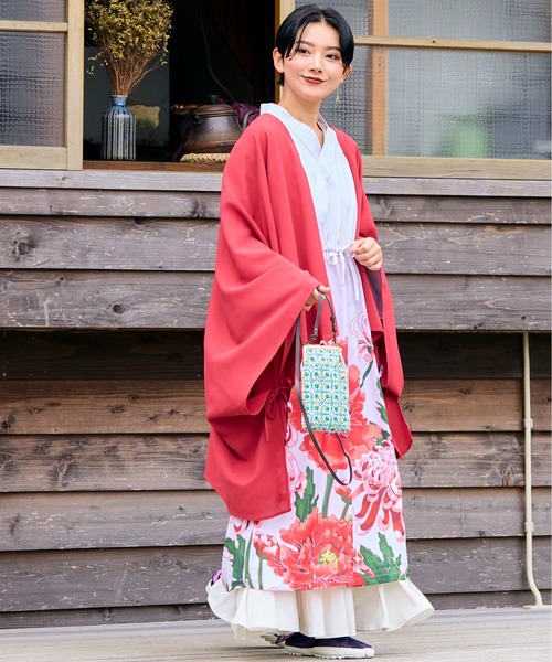倭物やカヤ(ワモノヤカヤ)の「【倭物やカヤ】波裾インナーノースリーブワンピース(ワンピース・レディース・スミクロ/ホワイト/ライトブルー・FREE)」の10枚目の写真