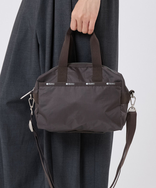 LeSportsac(レスポートサック)の「SMALL UPTOWN SATCHEL ダークチョコレートC(ショルダーバッグ・レディース・ブラウン・FREE)」の2枚目の写真