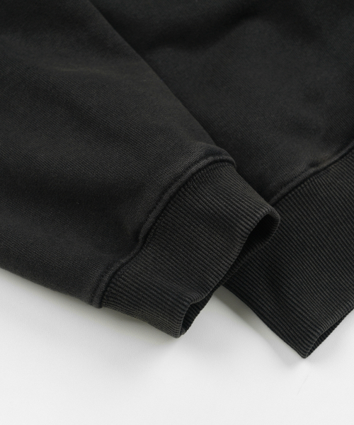 FRIZMWORKS(フリズムワークス)の「VINTAGE DYEING HALF ZIP SWEAT _ VINTAGE BLACK(スウェット・メンズ・その他・SMALL/MEDIUM/LARGE/X-LARGE)」の5枚目の写真