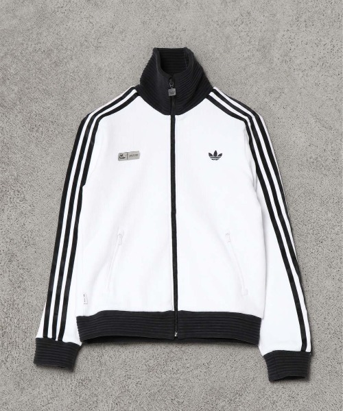 adidas(アディダス)の「【adidas Originals by JENNIE】トラックジャケット / ジャージトップス /ファン OG トラックトップ / ジャージ / アディダスオリジナルス adidas Original(ジャージ・レディース・ホワイト/ピンク/ブラック・M)」の2枚目の写真