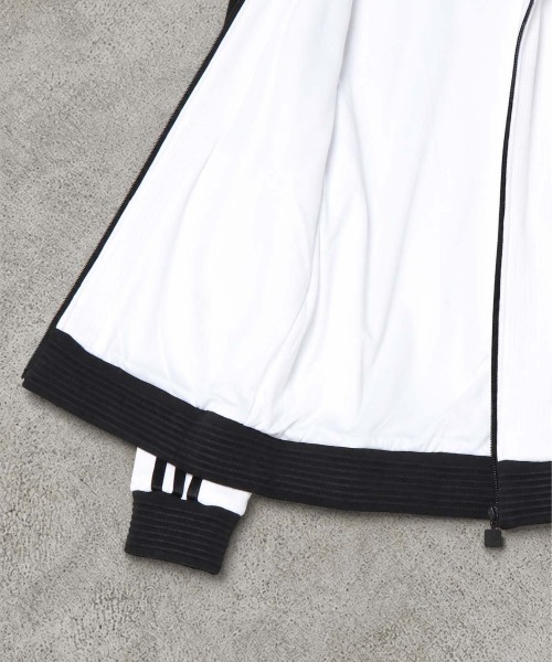 adidas(アディダス)の「【adidas Originals by JENNIE】トラックジャケット / ジャージトップス /ファン OG トラックトップ / ジャージ / アディダスオリジナルス adidas Original(ジャージ・レディース・ホワイト/ピンク/ブラック・M)」の5枚目の写真