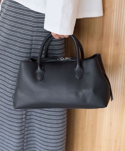 gossara（ゴサラ）の「【gossara 便利な2WAY仕様】タッセル付きZIP 2WAYバッグ（ショルダーバッグ・レディース・ブラック/ブラウン・FREE）」の2枚目の写真