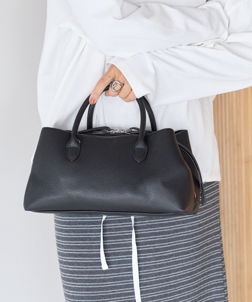 gossara（ゴサラ）の「【gossara 便利な2WAY仕様】タッセル付きZIP 2WAYバッグ（ショルダーバッグ・レディース・ブラック/ブラウン・FREE）」の3枚目の写真
