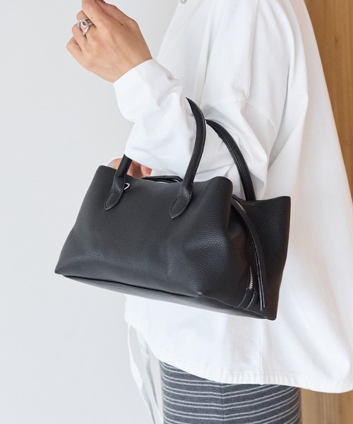 gossara（ゴサラ）の「【gossara 便利な2WAY仕様】タッセル付きZIP 2WAYバッグ（ショルダーバッグ・レディース・ブラック/ブラウン・FREE）」の5枚目の写真