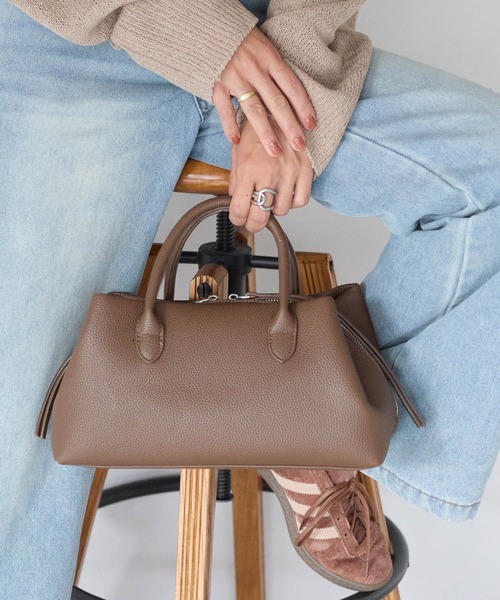 gossara（ゴサラ）の「【gossara 便利な2WAY仕様】タッセル付きZIP 2WAYバッグ（ショルダーバッグ・レディース・ブラック/ブラウン・FREE）」の18枚目の写真