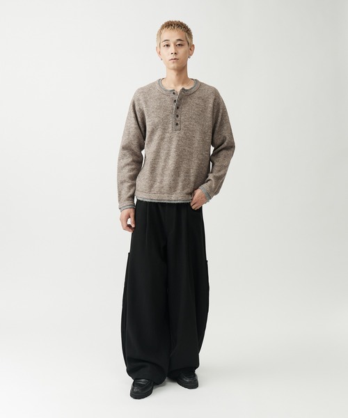 SINSS(シンス)の「Wool blend layered henley knit / ウールブレンドレイヤードヘンリーニット(ニット/セーター・メンズ・グリーン/ネイビー/ベージュ/チャコール・MEDIUM/X-SMALL/LARGE/SMALL)」の18枚目の写真