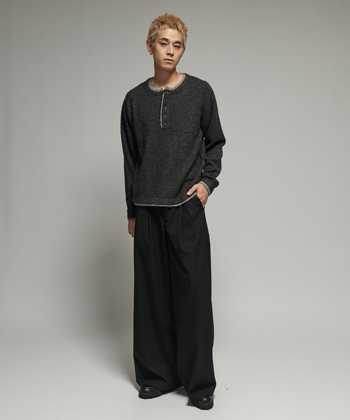 SINSS(シンス)の「Wool blend layered henley knit / ウールブレンドレイヤードヘンリーニット(ニット/セーター・メンズ・グリーン/ネイビー/ベージュ/チャコール・MEDIUM/X-SMALL/LARGE/SMALL)」の10枚目の写真