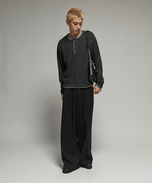 SINSS(シンス)の「Wool blend layered henley knit / ウールブレンドレイヤードヘンリーニット(ニット/セーター・メンズ・グリーン/ネイビー/ベージュ/チャコール・MEDIUM/X-SMALL/LARGE/SMALL)」の11枚目の写真