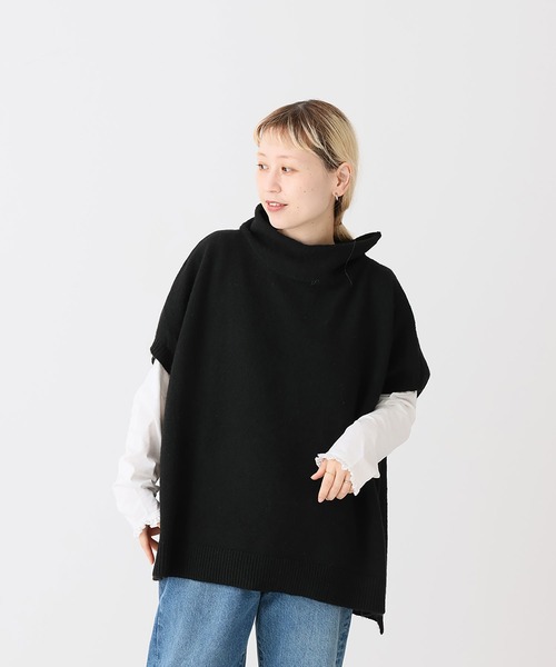 HEART MARKET（ハートマーケット）の「オフタートルニットポンチョプルオーバー（ニット/セーター・レディース・ブラック/ナチュラル/チャコール/サンドベージュ/グレー/ダークブラウン・FREE）」の2枚目の写真