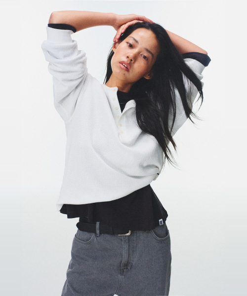 BLUEBRICK(ブルーブリック)の「ワッフルヘンリーネックTシャツ(全3色)(Tシャツ/カットソー・レディース・ライトグレー/ネイビー/アイボリー・FREE)」の7枚目の写真