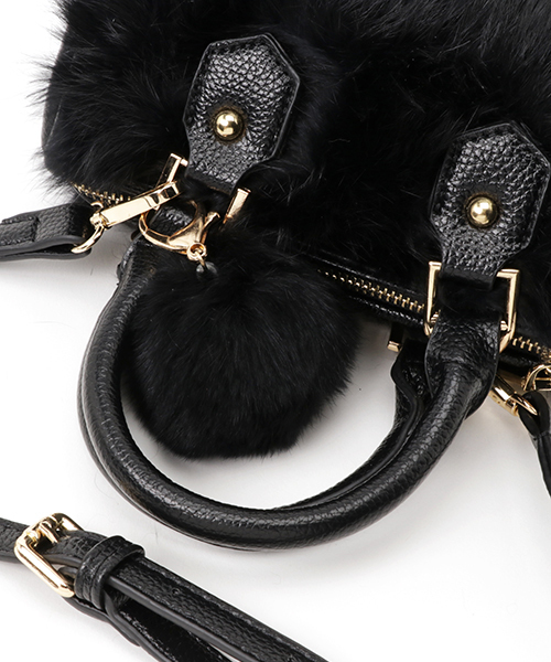 PLAIN CLOTHING（プレーンクロージング）の「ファーハンドバッグ【PLAIN CLOTHING】（ショルダーバッグ・レディース・ブラック/ボルドー/グレー・FREE）」の4枚目の写真