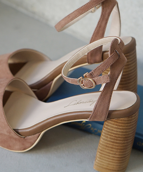 laboratory work（ラボラトリーワーク）の「シンプルスエードサンダル（サンダル・レディース・レッド/イエロー/ブラック/グレイッシュベージュ・MEDIUM/LARGE）」の7枚目の写真