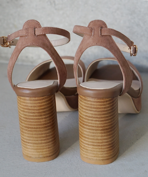 laboratory work（ラボラトリーワーク）の「シンプルスエードサンダル（サンダル・レディース・レッド/イエロー/ブラック/グレイッシュベージュ・MEDIUM/LARGE）」の8枚目の写真