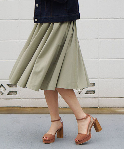 laboratory work（ラボラトリーワーク）の「シンプルスエードサンダル（サンダル・レディース・レッド/イエロー/ブラック/グレイッシュベージュ・MEDIUM/LARGE）」の14枚目の写真