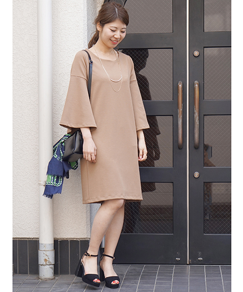 laboratory work（ラボラトリーワーク）の「シンプルスエードサンダル（サンダル・レディース・レッド/イエロー/ブラック/グレイッシュベージュ・MEDIUM/LARGE）」の15枚目の写真