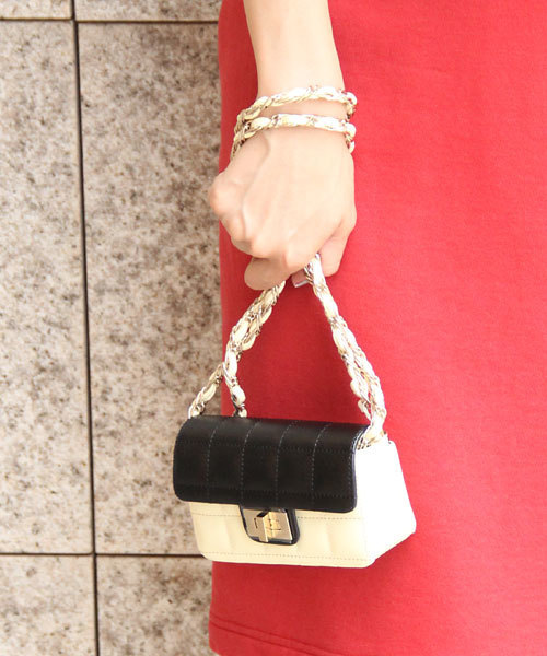 UNITED ARROWS（ユナイテッドアローズ）の「□UA F/LTR キルトポシェット†◇§(mg1303uM)（ショルダーバッグ・レディース・ブラック/ベージュ/ピンク/その他1/その他2/イエロー・フリー）」の5枚目の写真