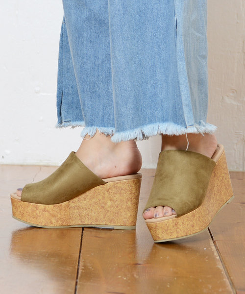 shopnikoniko（ショップニコニコ）の「コルクウェッジ厚底サンダル（サンダル・レディース・ライトグレー/ブラック/オリーブ/アイボリー/ライトブラウン/ベージュ系その他/キャメル/シルバー/ブラック系その他/グレー・LL/S/M/L）」の9枚目の写真