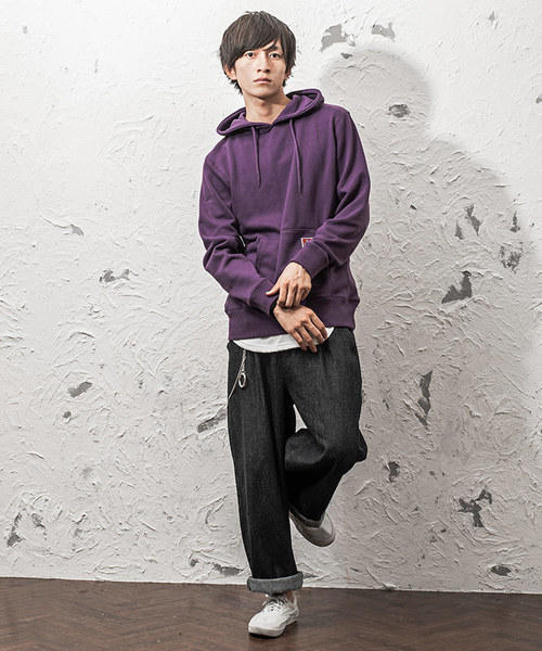 MinoriTY（マイノリティ）の「【BEN DAVIS】メンズ長袖ワンポイントプルパーカー（パーカー・メンズ・ブラック/ホワイト系その他/レッド/ベージュ/イエロー/ダークグリーン/エメラルド/ネイビー/パープル/杢グレー・M/L）」の11枚目の写真