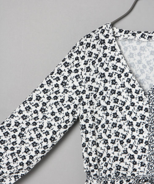 LOWRYS FARM（ローリーズファーム）の「ハナガラキリカエワンピース　826324（ワンピース・レディース・ブラック/オフホワイト/グリーン・FREE）」の7枚目の写真