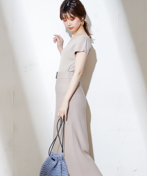 natural couture(ナチュラルクチュール)の「きれいめフレンチVニット(Tシャツ/カットソー・レディース・ブラック/ベージュ/パープル/オレンジ・FREE)」の5枚目の写真