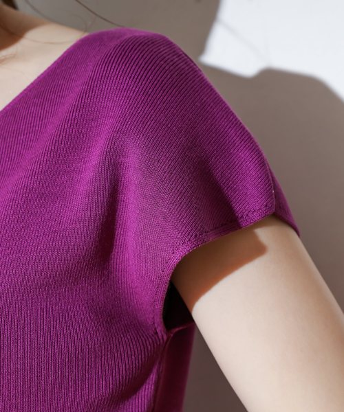 natural couture(ナチュラルクチュール)の「きれいめフレンチVニット(Tシャツ/カットソー・レディース・ブラック/ベージュ/パープル/オレンジ・FREE)」の11枚目の写真