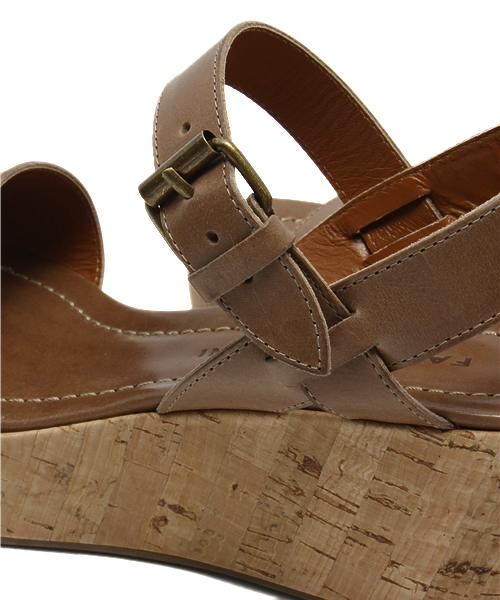 AMERICAN RAG CIE（アメリカンラグシー）の「FABIO RUSCONI/FRN-CLO58V（サンダル・レディース・ベージュ/ゴールド・38/36/37）」の7枚目の写真